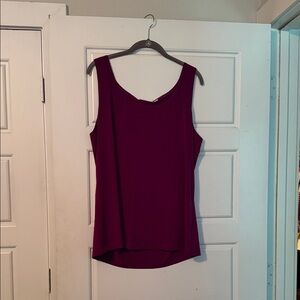 Sleeveless Plum Women's Tank Top - Casual Scoop Neck